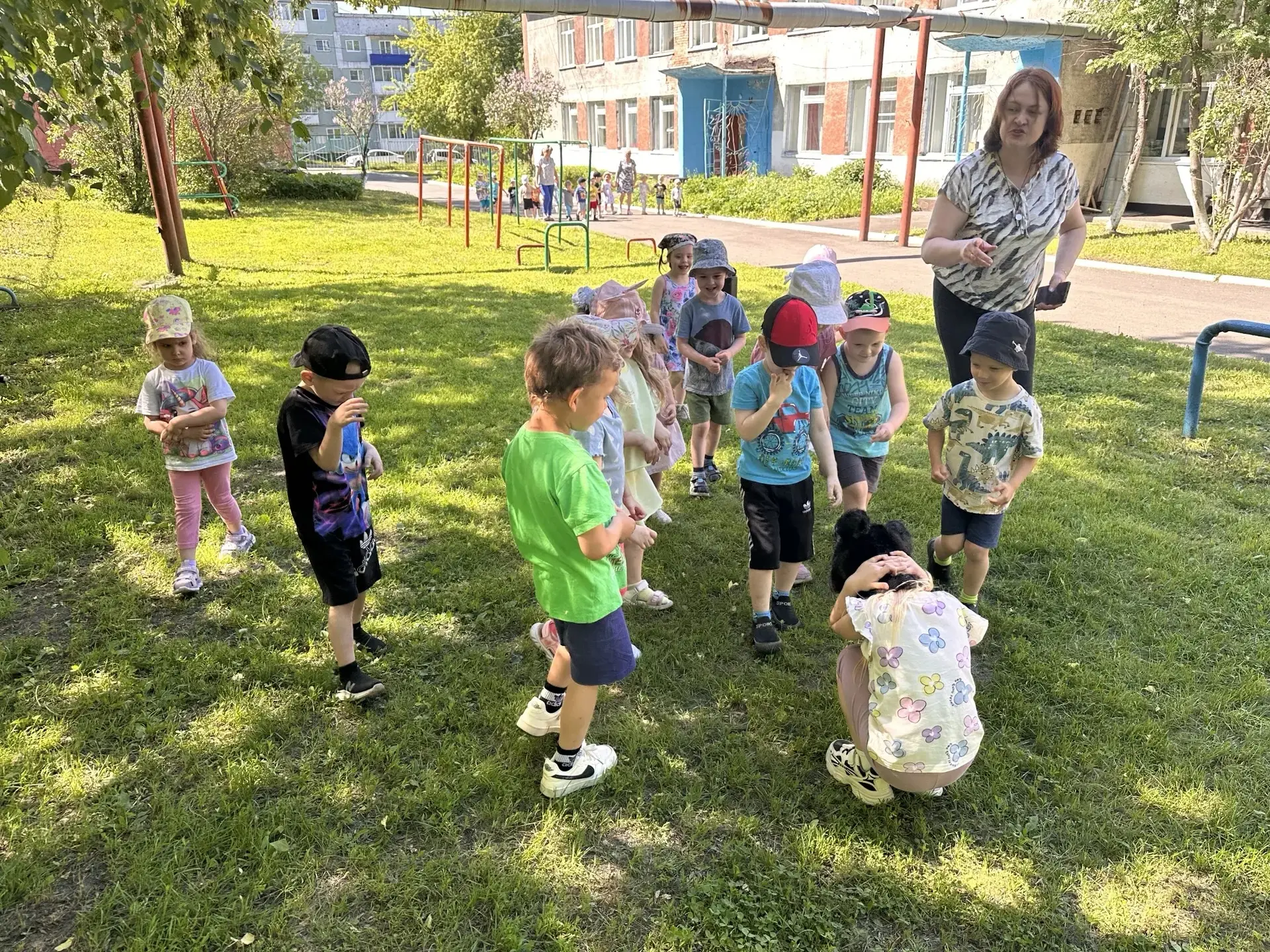 🏃‍♂️ Подвижные игры на прогулке-это не только весело, но и полезно!
 Активное движение на улице укр