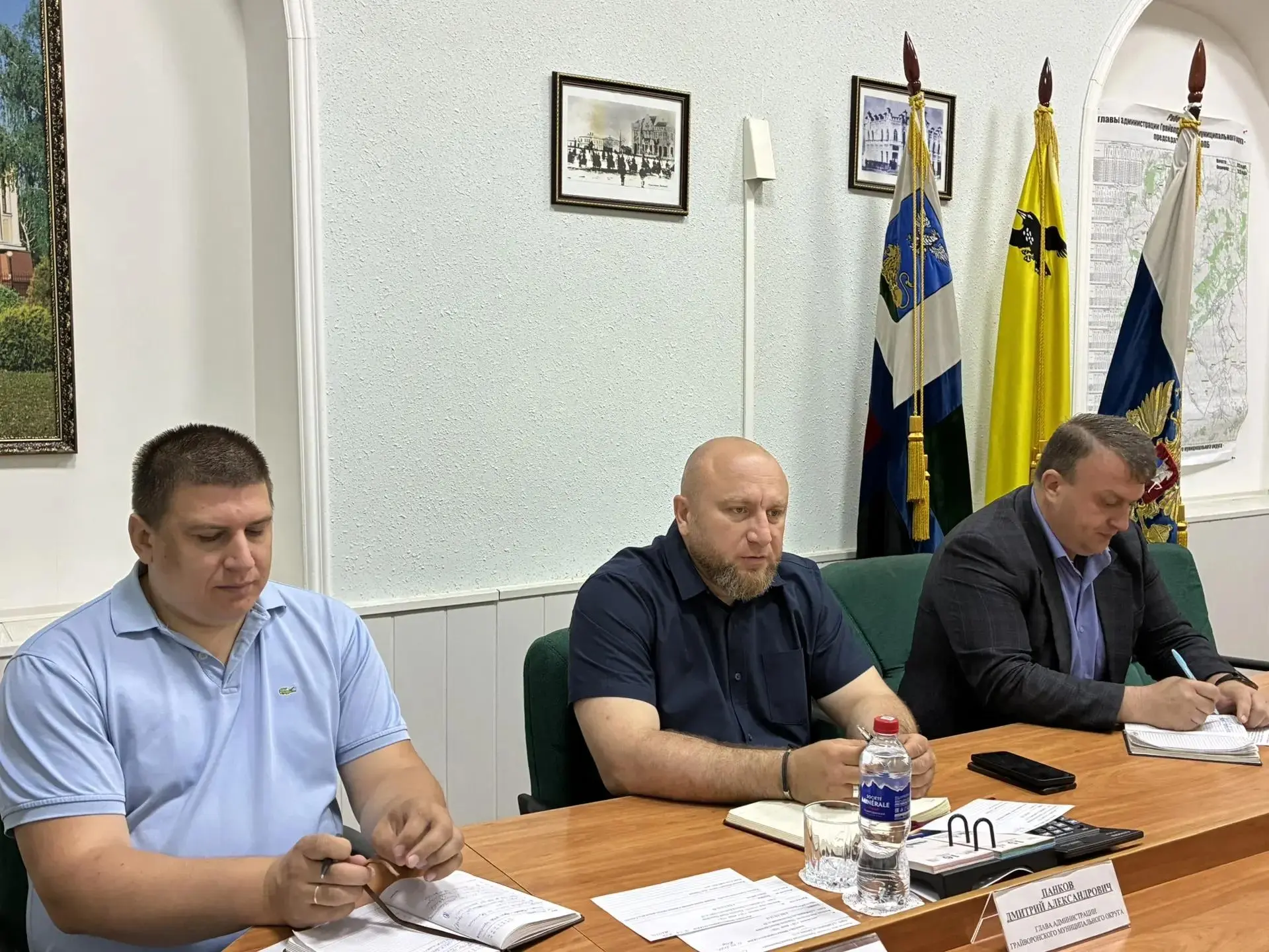 Сегодня провел личный прием граждан. Ко мне обратились четыре жителя округа.

Были просьбы по размещ