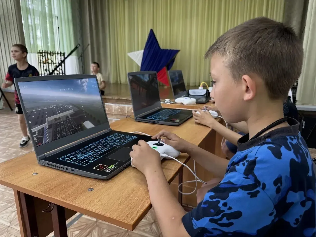 Сегодня для участников пришкольного лагеря «Лучик»прошёл увлекательный мастер-класс по управлению FP