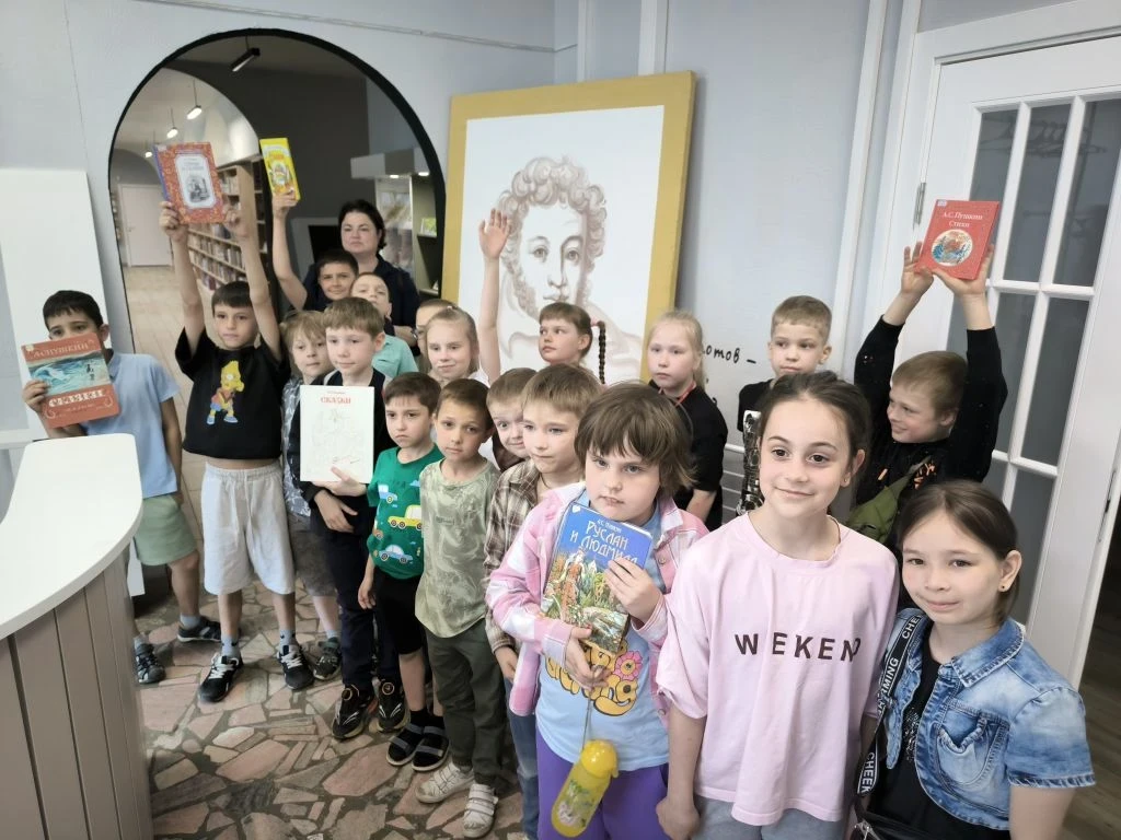 📙 Пушкинский день России и День русского языка 📙

🌹"Там на неведомых дорожках..." - путешествие п