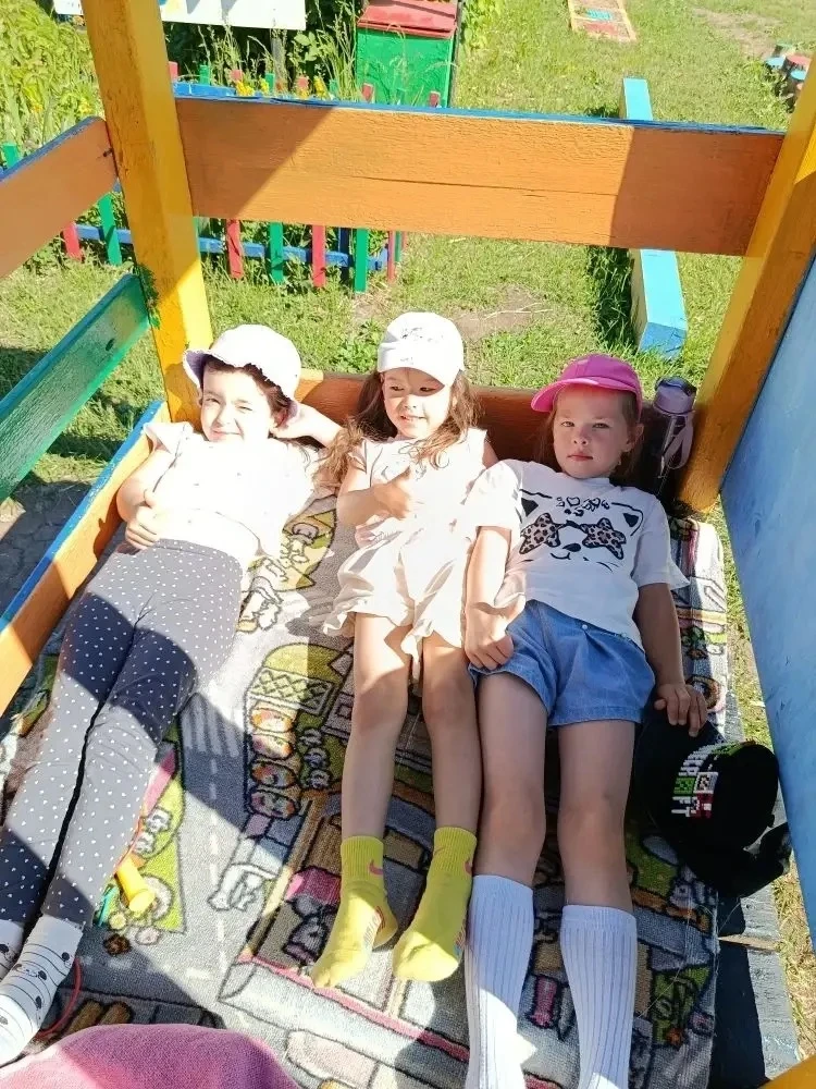 ☀️ Лето в нашем детском саду — это море улыбок, звонкий смех и радость на свежем воздухе! 🌞
Воспита