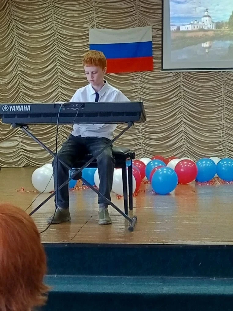 10 июня: День России в детской музыкальной школе

10 июня дети, отдыхающие в летнем оздоровительном 