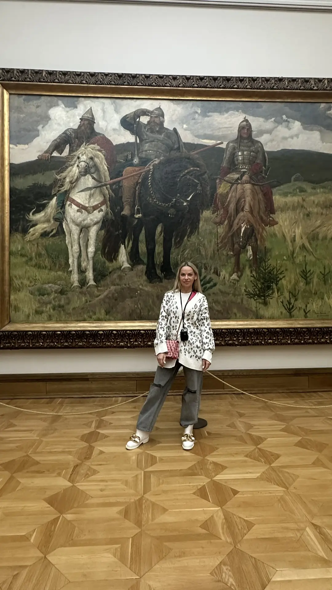 Сегодня ездили с детьми, с классом, со своим старшим в Третьяковскую галерею. Честно, не помню, когд