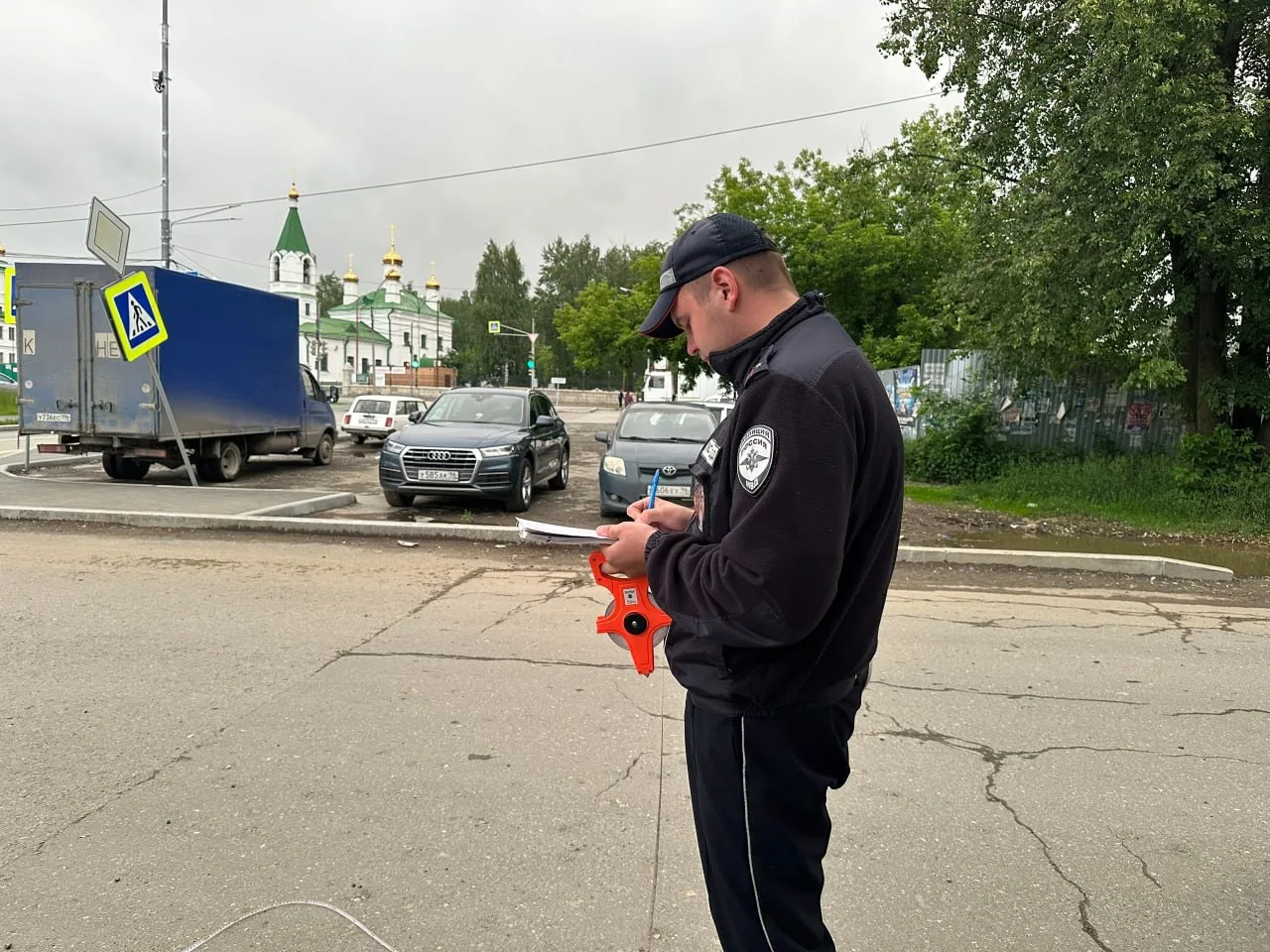 🛴Девятилетнего мальчика на самокате сбили на пешеходнике в Берёзовском

ЧП произошло на Загвозкина,