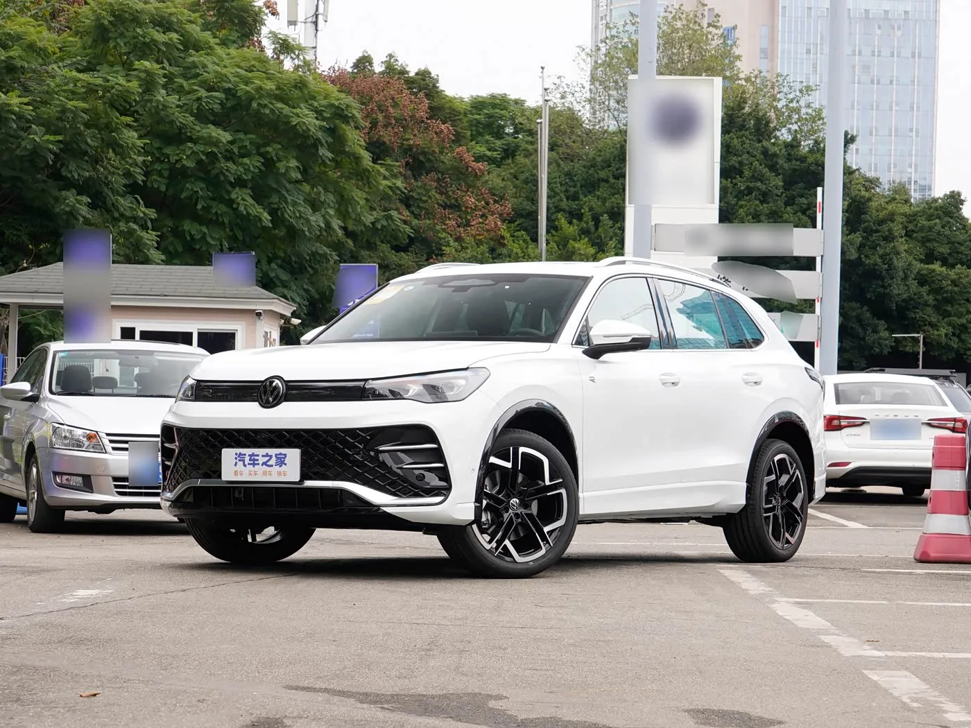 🚗 НОВЫЙ автомобиль Volkswagen Tiguan L PRO 380 TSI DSG R-Line 2026  в максимальной комплектации

💵