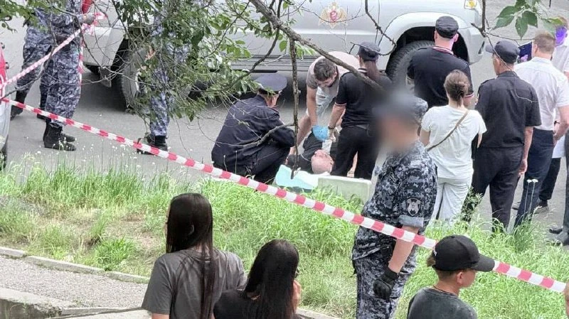 В Хабаровске мужчина скончался после задержания сотрудниками Росгвардии 🚨

В центре города на переу