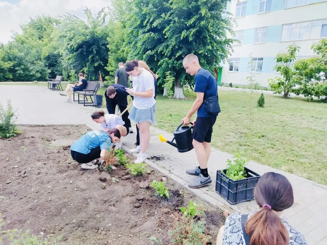 🌞 Чистота, уют и история: еще один насыщенный день в нашем лагере! 🌞

Сегодня мы трудились не покл