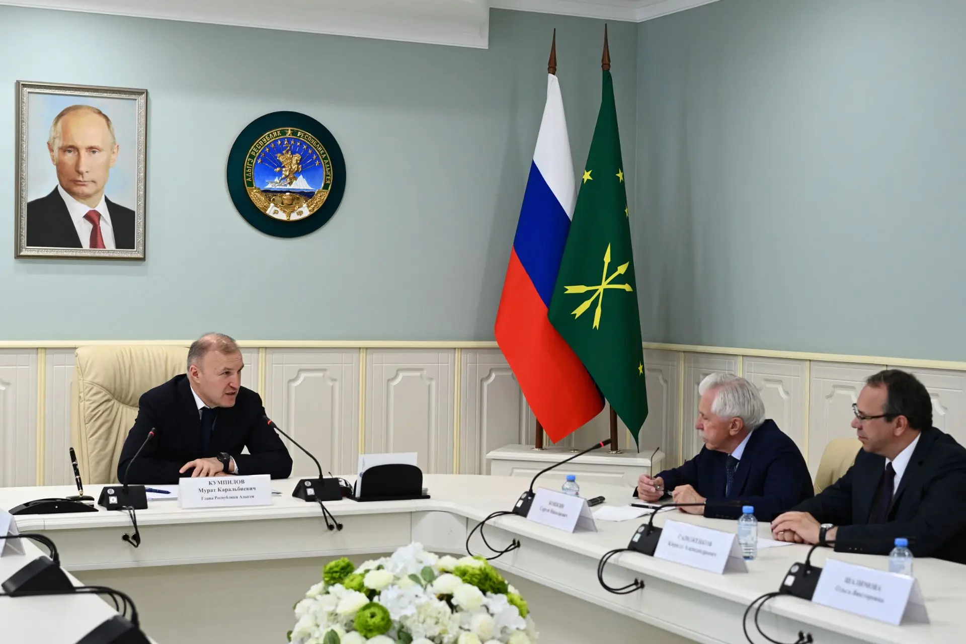 Глава Адыгеи провёл рабочую встречу с представителями МИД РФ

Состоялась рабочая встреча Главы Адыге