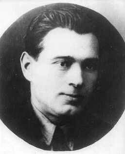 🦴 Кто нашёл древнего морского ящера в нашем крае?
И кто спасал старинные книги и святыни иргизских 