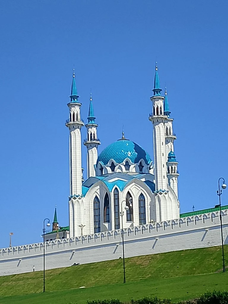 🕌С праздником Курбан-байрам!

Корбан бәйрәме мөбарәк булсын!

Сегодня сеть поликлиник работает по г