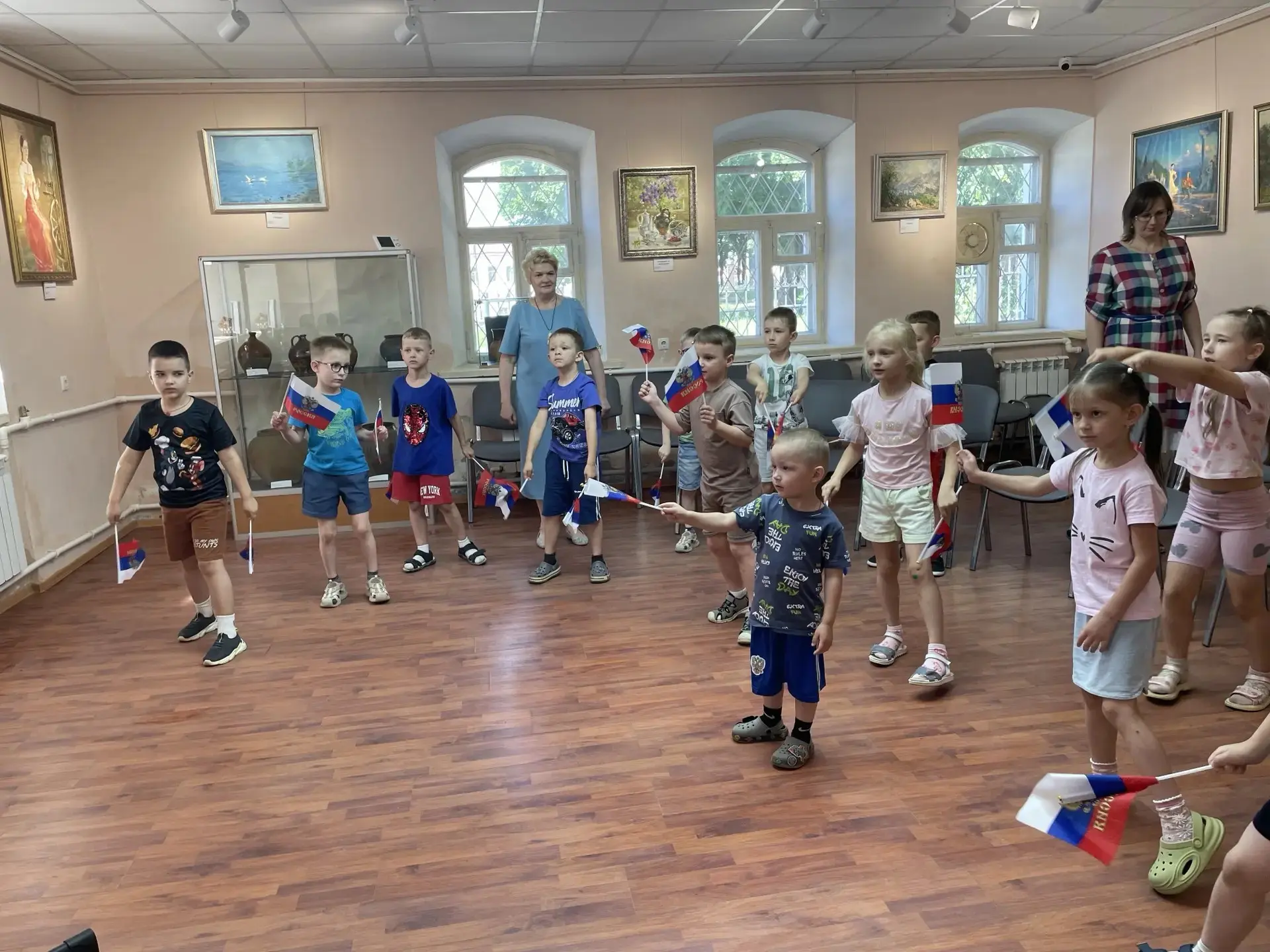 Сегодня в Рузском краеведческом музее прошла праздничная программа, посвящённая Дню России. К нам в 