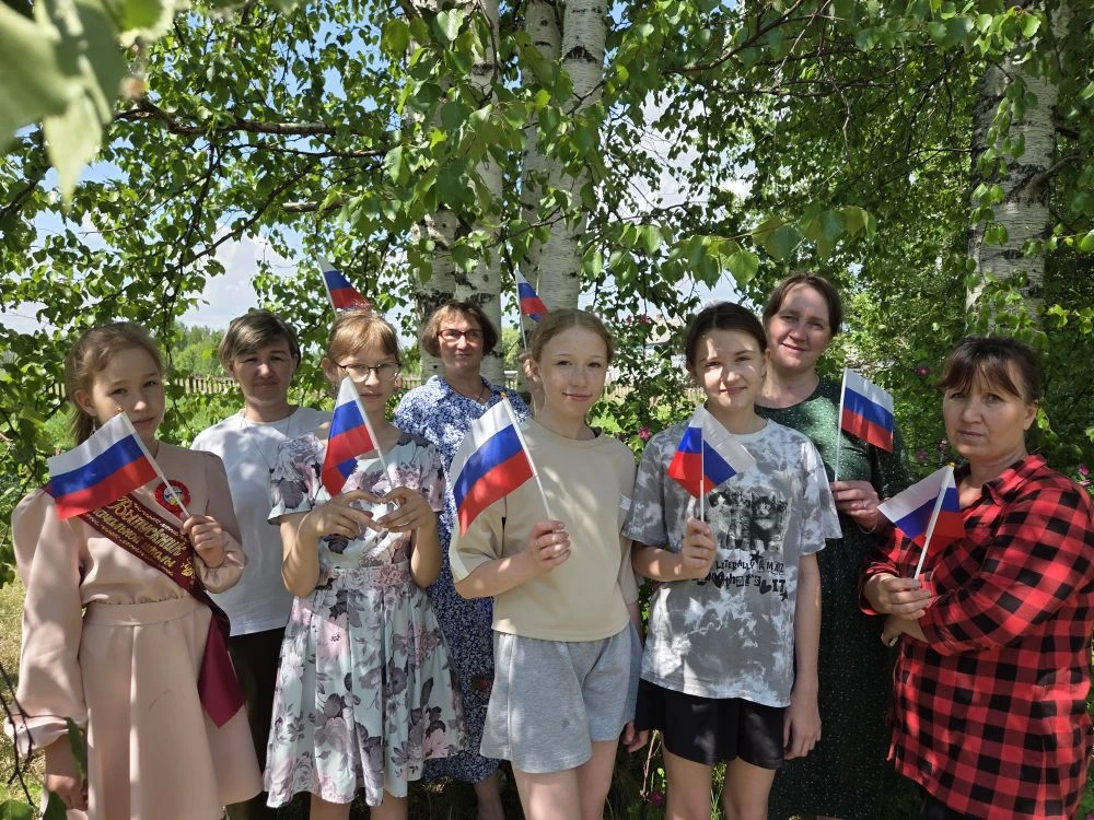 С Днём России! 🇷🇺
Счастья, мира и добра! Ясного неба над головой и уверенности в завтрашнем дне!