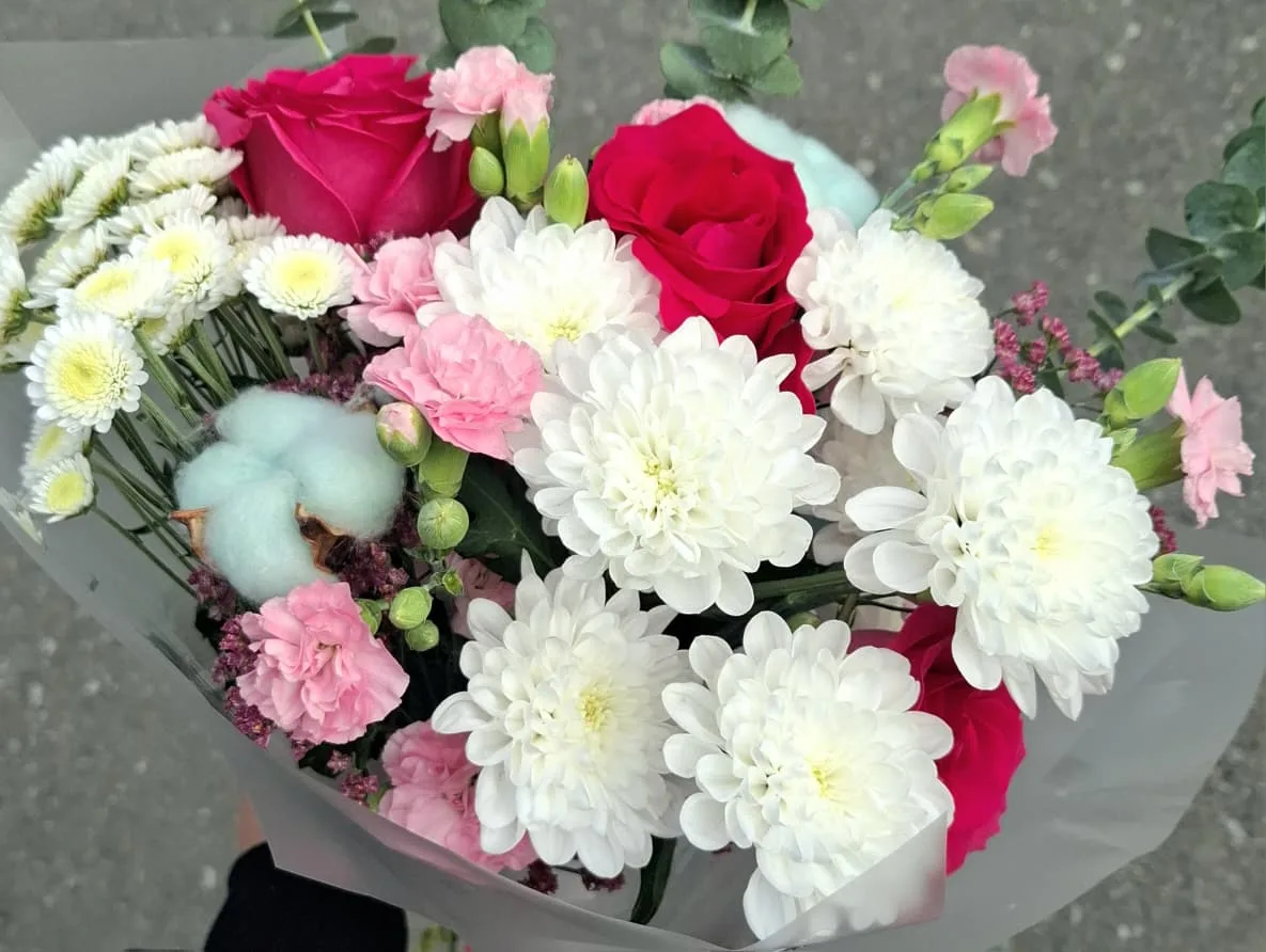 Букет Дня из живых цветов  1500 Прекрасный подарок своим любимым  😍 Владивосток вторая речка  8 924