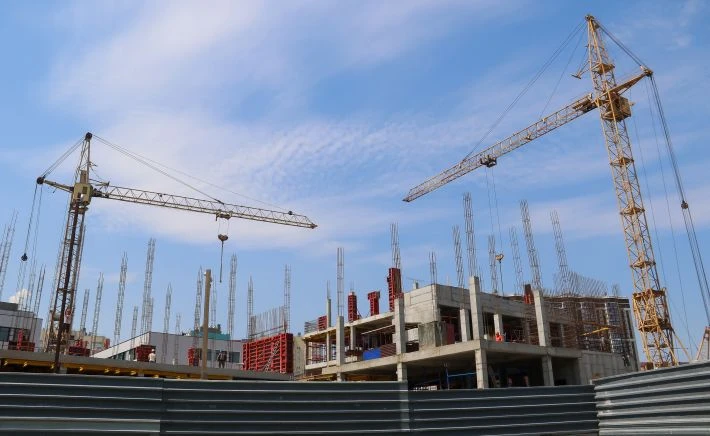 🏗 В квартале новостроек Барнаула появились стены новой "суперполиклиники"

В новом квартале Барнаул