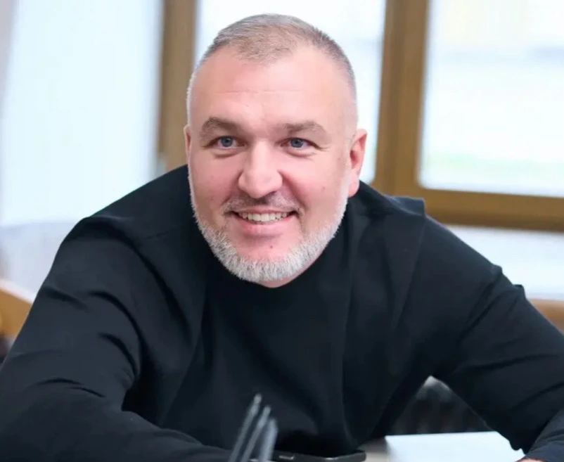 Команда Казани поздравляет с юбилеем председателя Комитета потребительского рынка Руслана Фазылянова