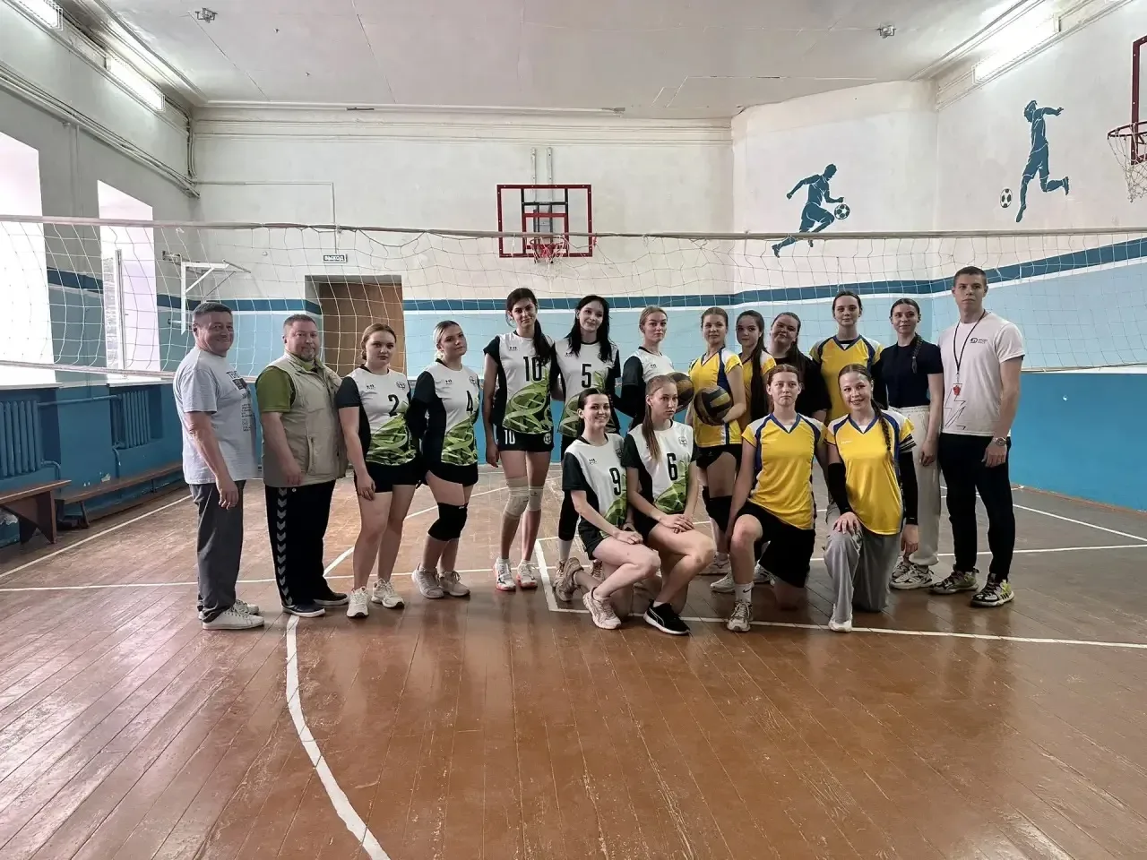 🏐 ВОЛЕЙБОЛ. ДЕНЬ РОССИИ. ТАЙ-БРЕЙК
10 июня в спортивном зале Базового медицинского колледжа было жа