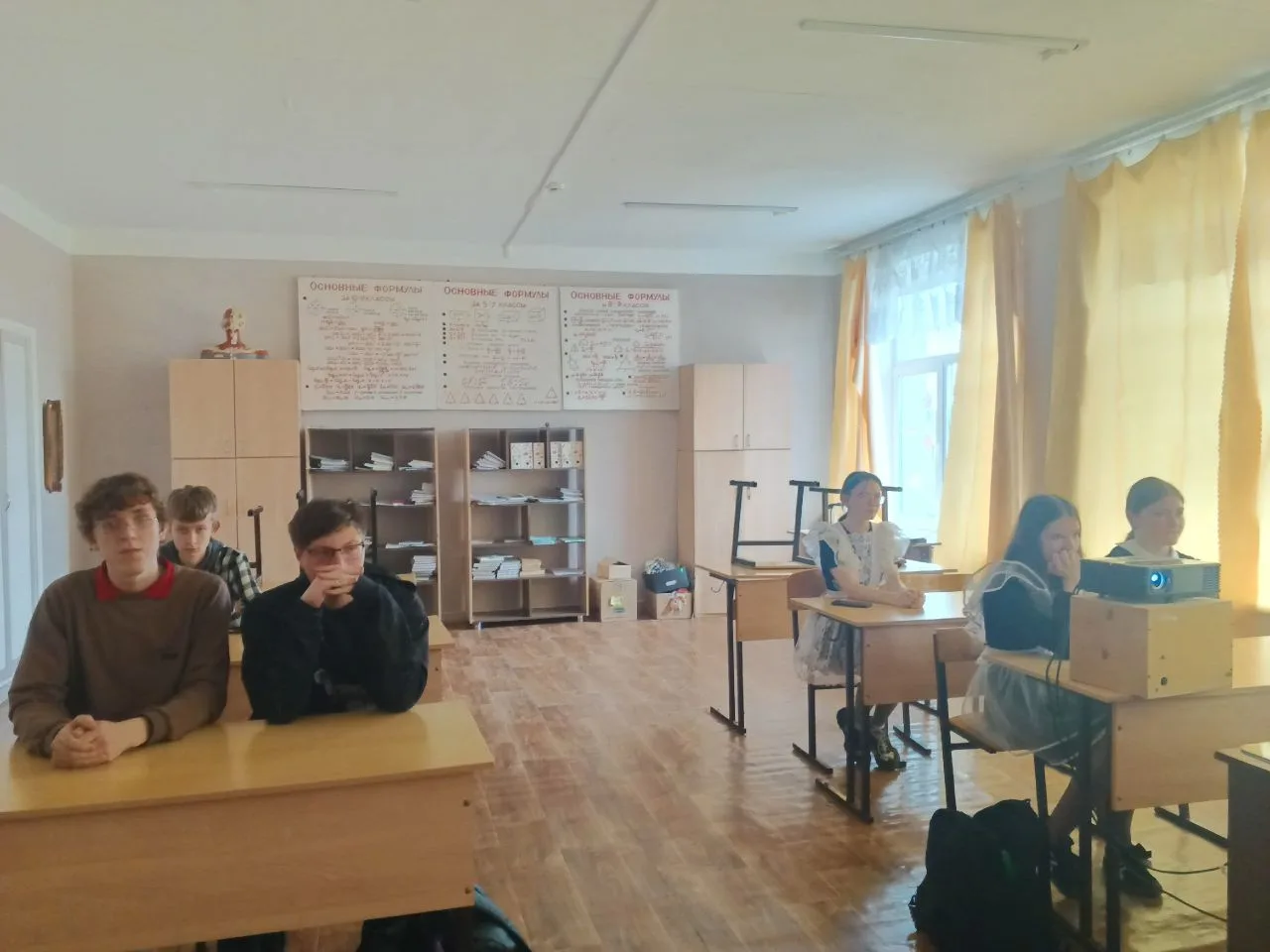 В нашей школе прошли практико-ориентированные занятия для учащихся 6–9 классов, посвящённые волонтёр
