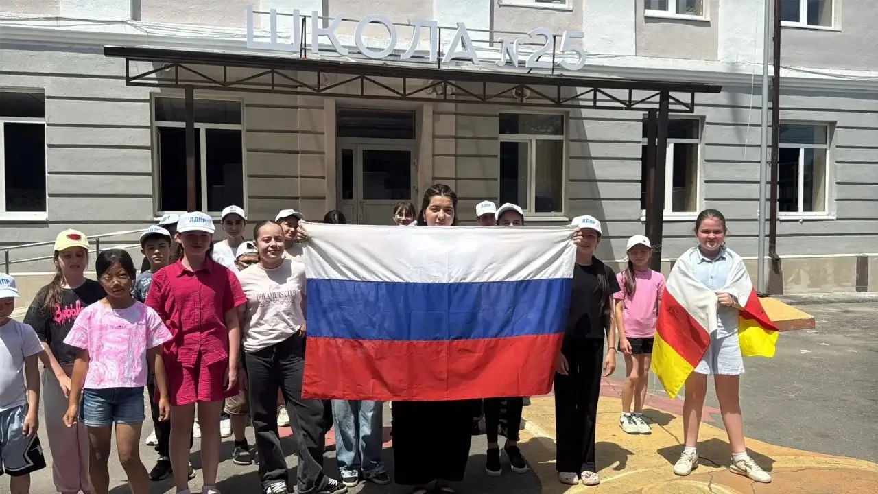🇷🇺 12 июня — День России

Россия начинается не с карты и не с государственных символов.

Она начин