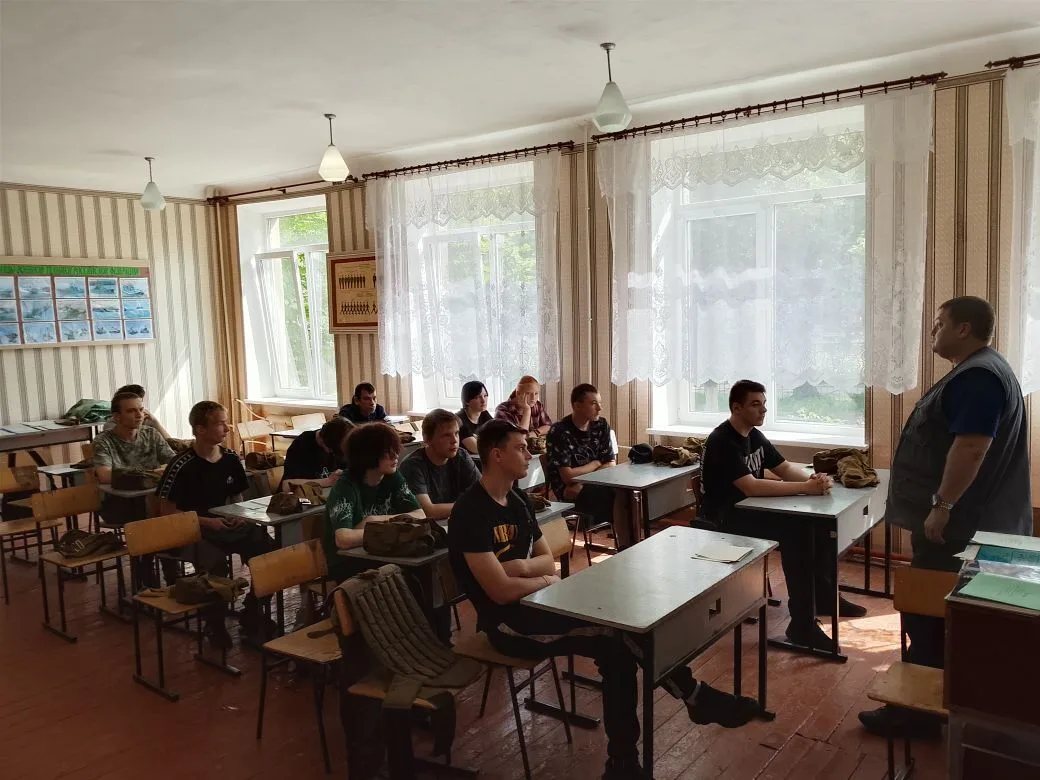 Преподаватель Линник А.В. провёл профилактическую лекцию «Безопасные каникулы». Он напомнил студента