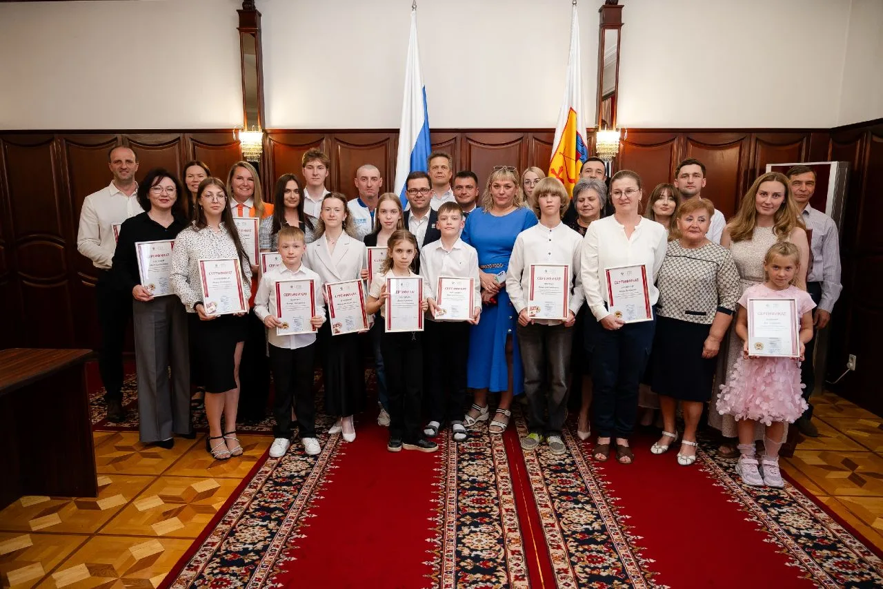 🏅В Кирове наградили отличников  ГТО 

🗓️10 июня 2026 года депутат Заксобрания Борис Веснин и руков
