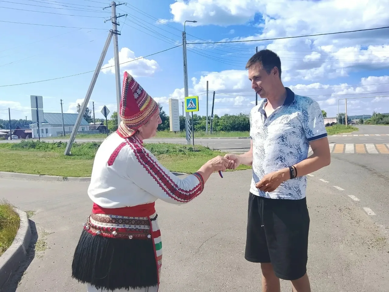Жители села Паракино присоединились к акции "Российский триколор". 🇷🇺