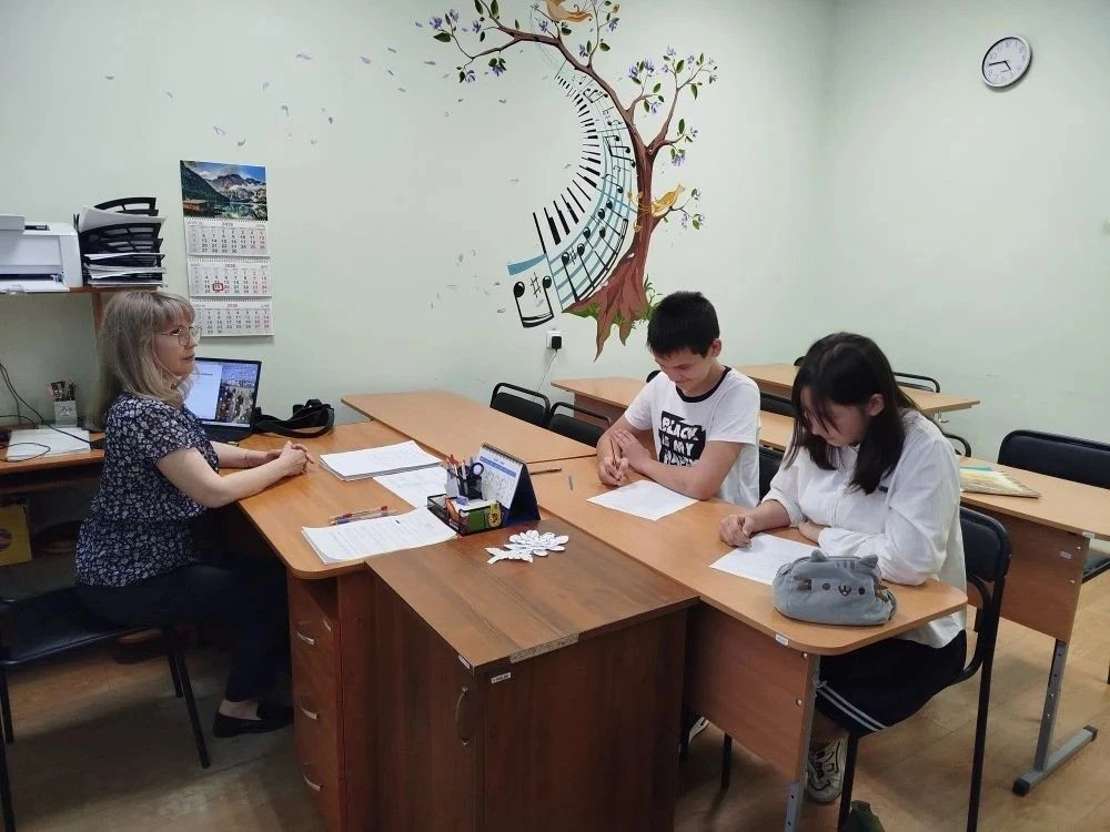 🎉 Отличные новости! 🎉   

Состоялась промежуточная аттестация: у 3 и 6 классов — по сольфеджио, а 