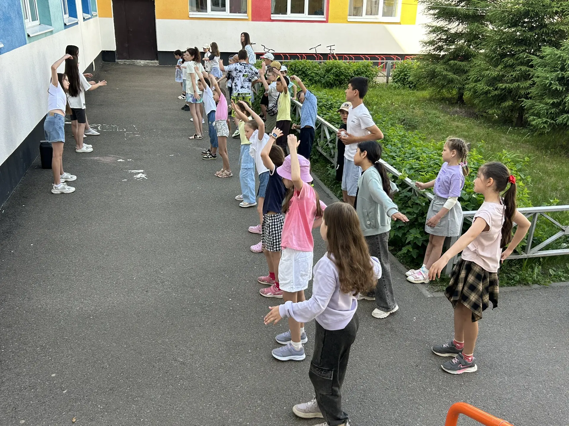 Утренние зарядки — это отличный способ зарядить себя энергией и настроиться на продуктивный день 💪☀