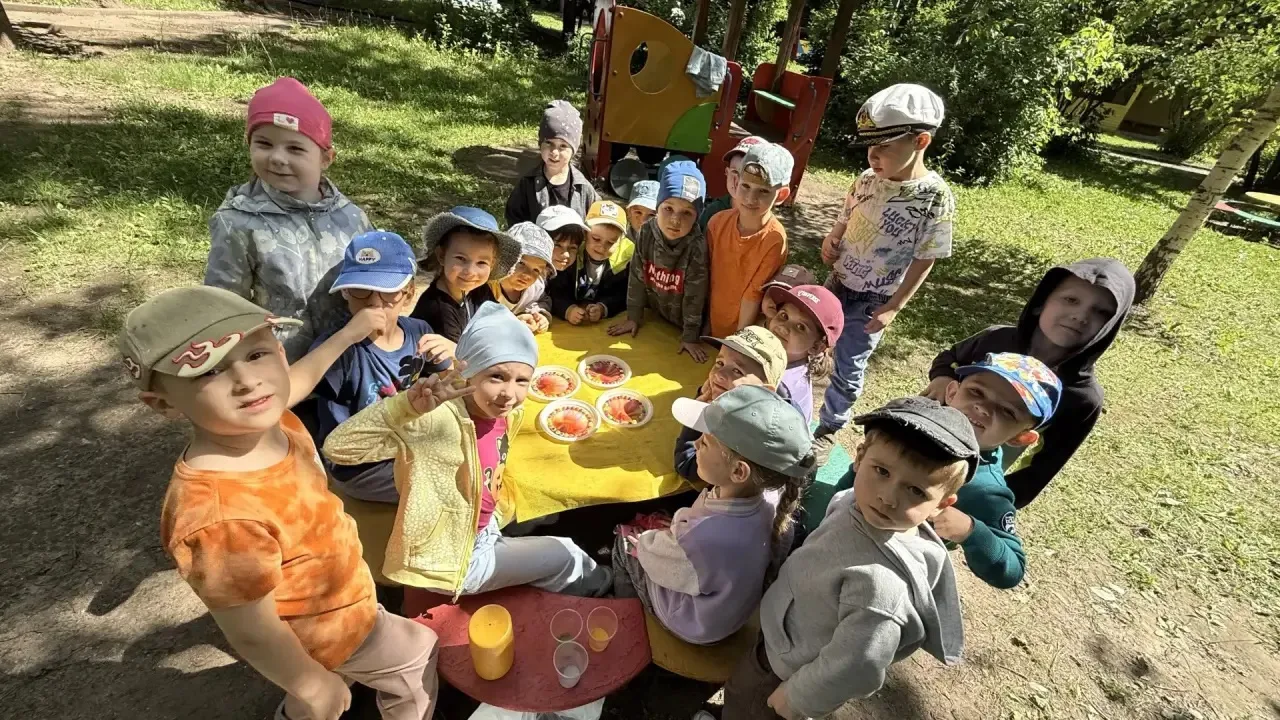 Лето — время открытий

☀️ В дошкольном отделении №3 детям всегда интересно, особенно летом! Дошколят