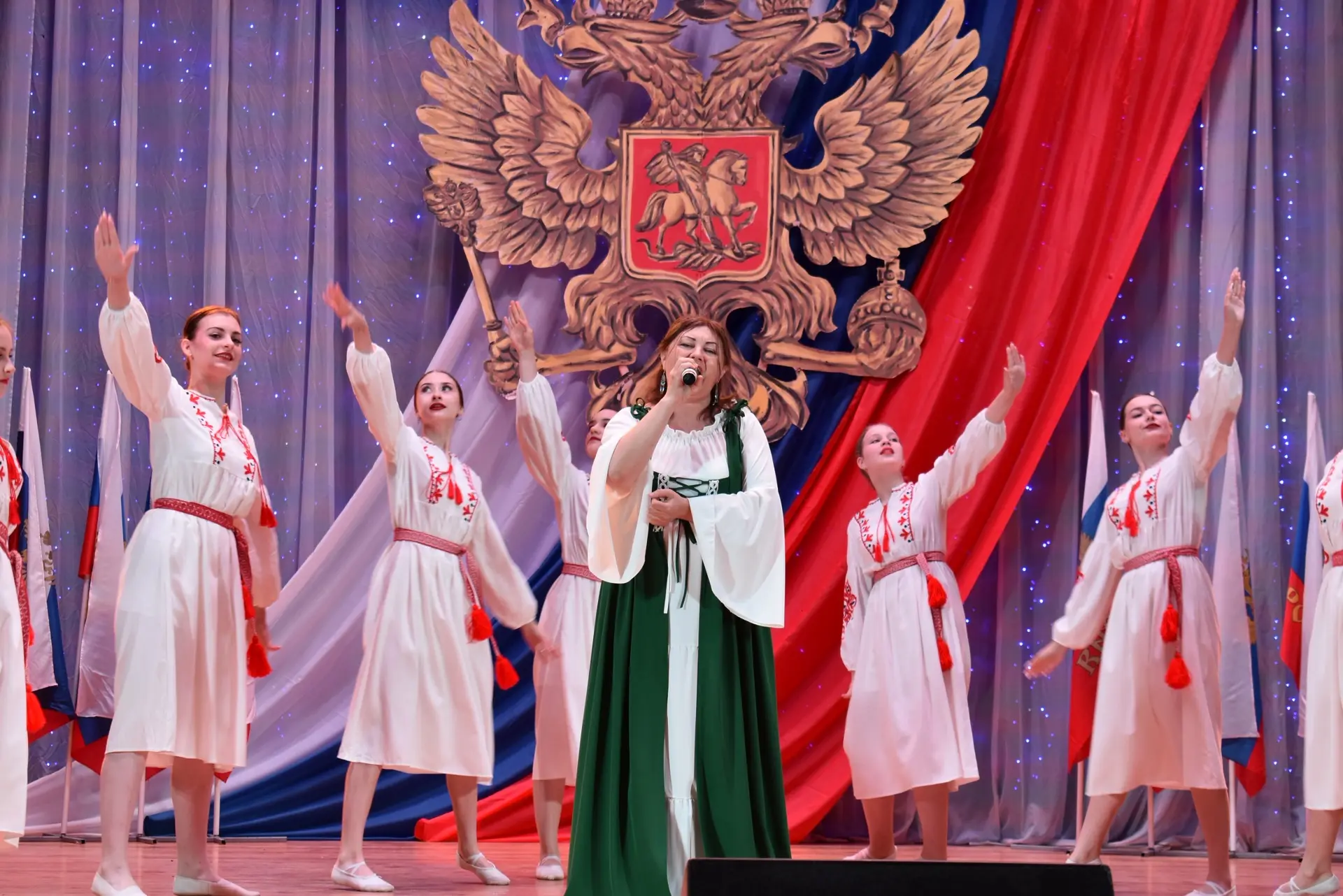 🎉 С Днём России! 🎉

12 июня в зале Новоалександровского РДК прошло торжественное мероприятие «Сила