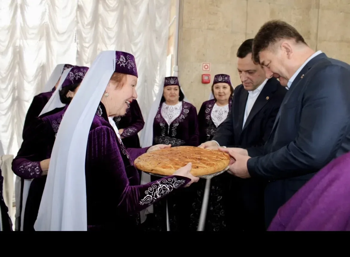2 мая  в  г.Симферополе 
состоялся национальный праздник "Хыдырлез", в котором принял вокальный колл