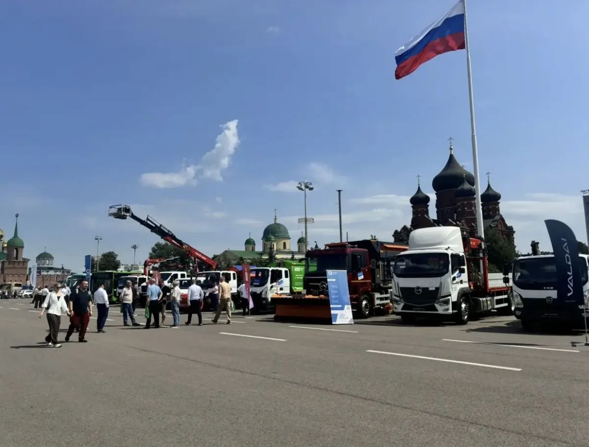 "ЖКХ в фокусе": в Туле обсуждают коммунальные вопросы и демонстрируют спецтехнику
https://newstula.r