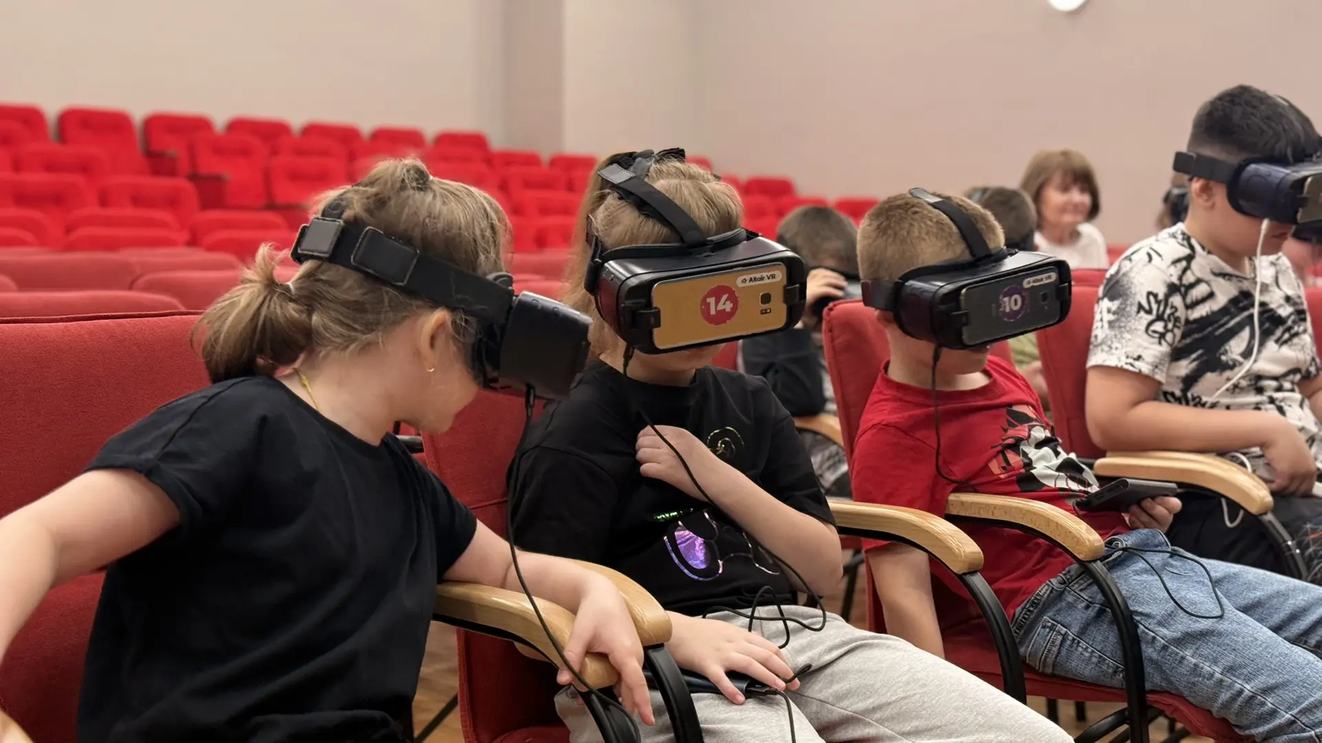 ✨Палитра миров: день открытий и вдохновения!

Сегодняшний день в нашем лагере прошёл под девизом «Па