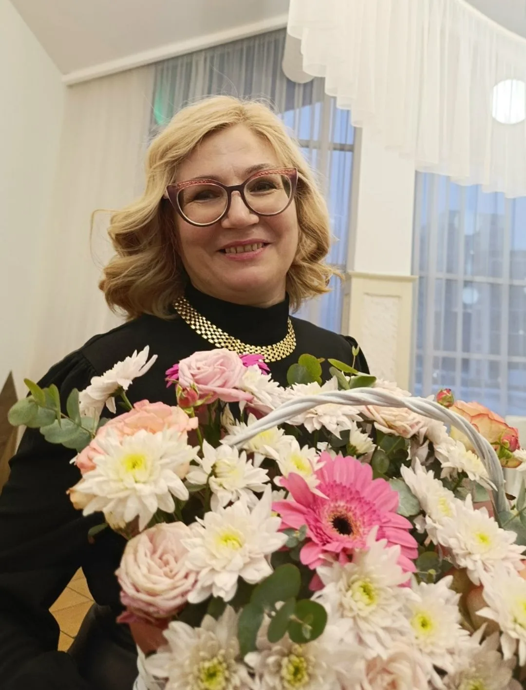 🎉 Награда "Родительское признание" вручена Ольге Николаевне Марчишиной, заместителю директора по УВ