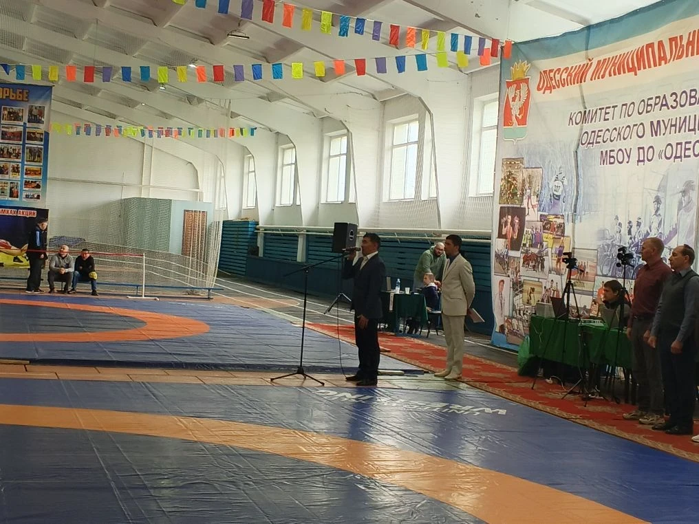 Сегодняшний день на спорткомплексе имени Г. Комнатова в Одесском районе ознаменовался ярким событием