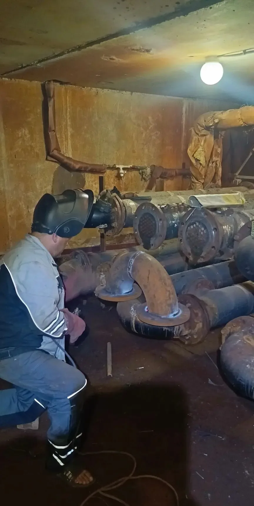 Сантехники и электрики в деле!🧑‍🔧💡

🛠 Слаженная работа в теплопункте: наши мастера устранили теч