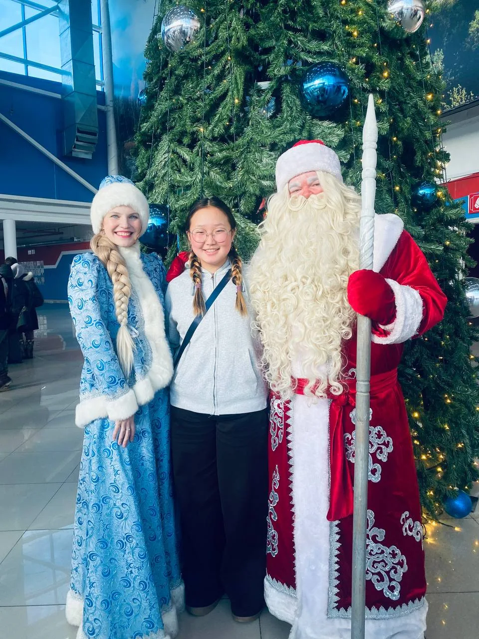 🎄Сегодняшний день подарил нам настоящее новогоднее чудо на главной елке Бурятии!
 
✨Воздух был проп