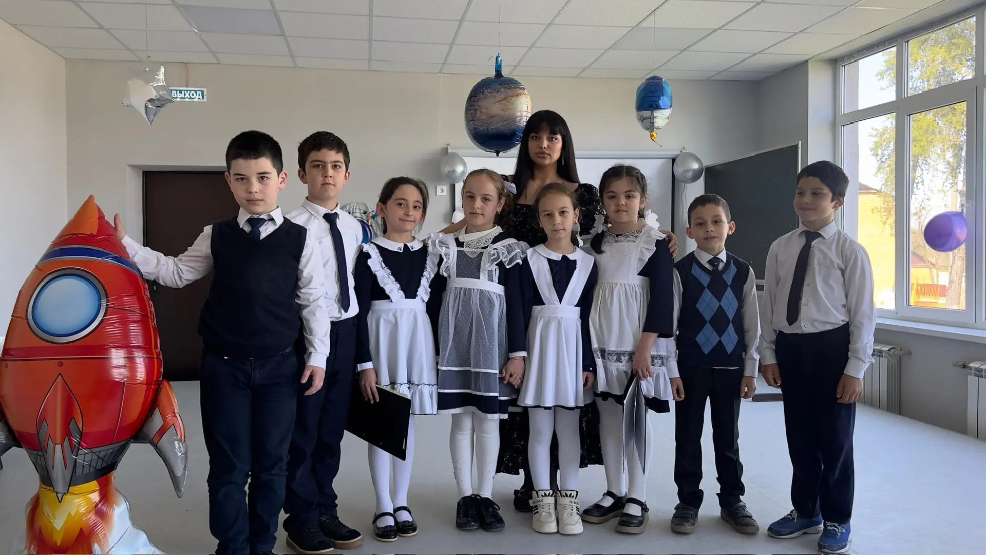 🚀 Вперёд, к звёздам!

Во 2 классе прошёл открытый классный час, посвящённый Дню космонавтики. Ребят