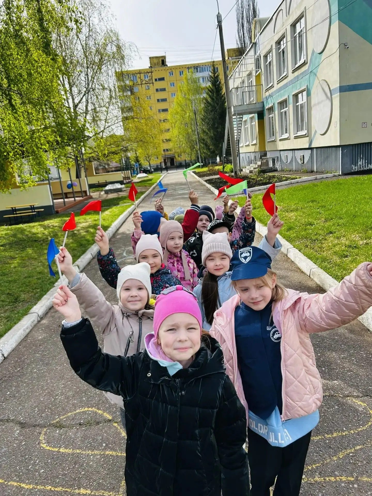 🌸 В нашем детском саду прошёл квест «ТрудКрут», посвящённый 1 Мая!
Каждая группа выбрала профессию: