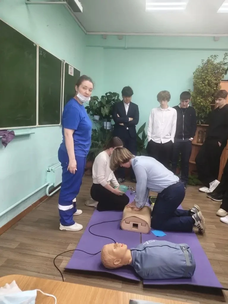 Безопасные каникулы!

В 10-х классах прошёл городской урок «Оказание первой помощи. Практические нав