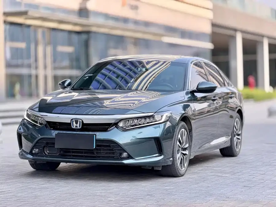 Honda INSPIRE Hybrid 2.0L (228л.с.) 2WD в комплектации Net elegant version. Автомобиль 2022 года вып