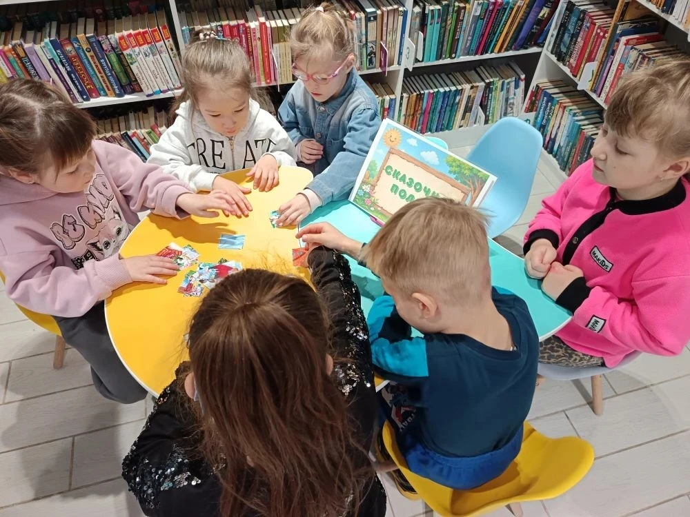 📚 Навстречу лету вместе с книгой! ☀️

Ребята из групп №3 и №4 совершили увлекательное путешествие в