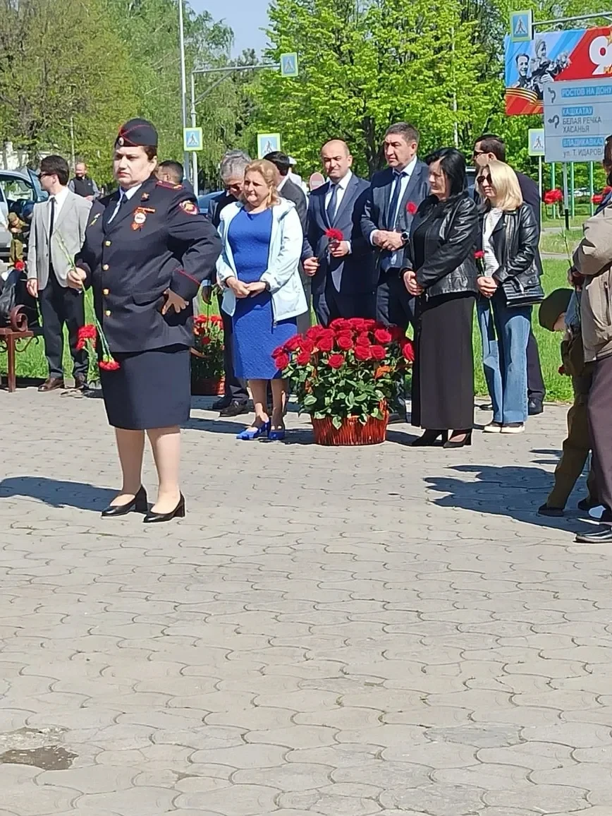 Дорогие жители города!

Коллектив Горзеленхоза сердечно поздравляет вас с Днём Победы — 9 Мая!

Этот