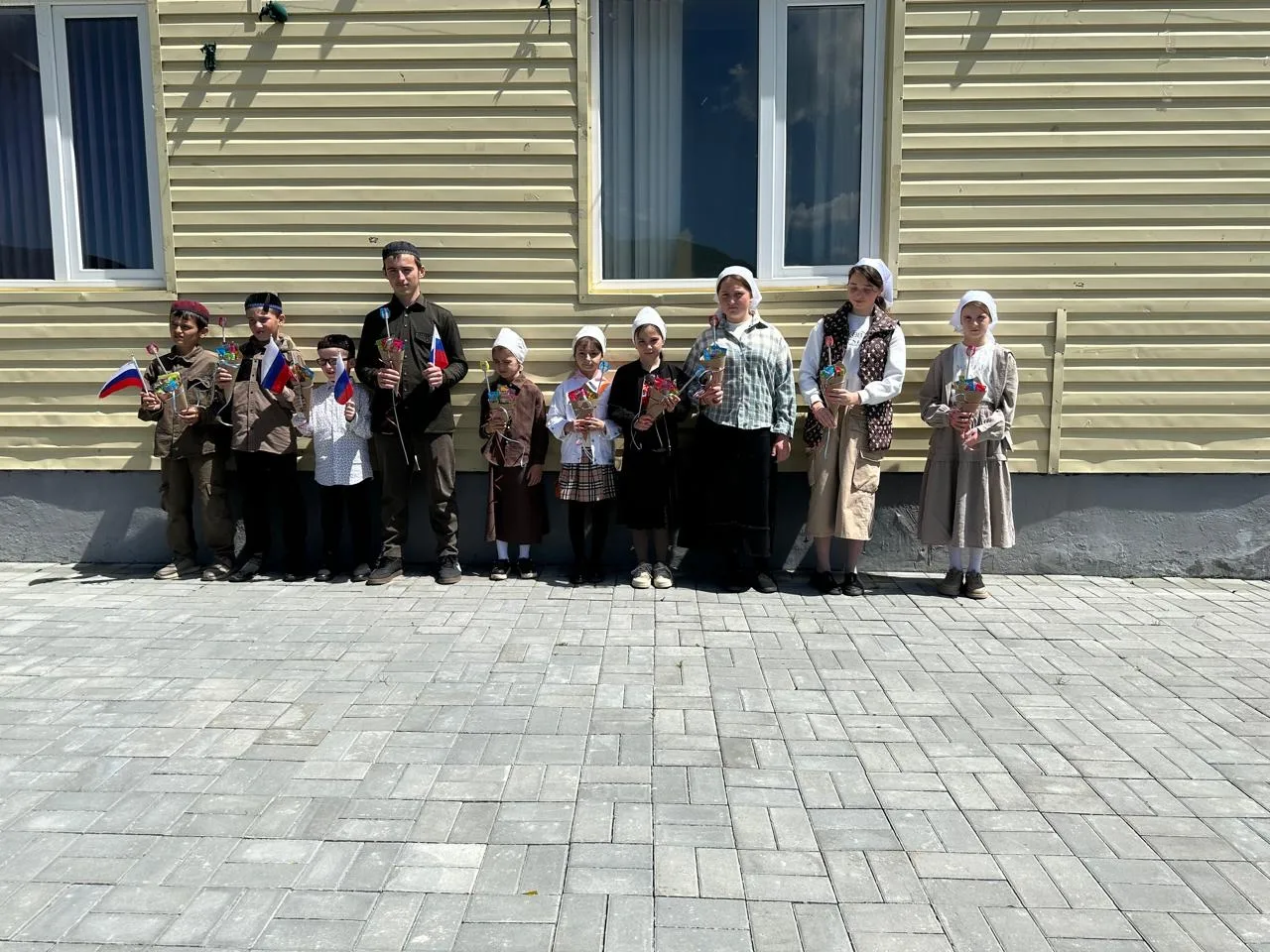 ⎯⎯⎯⎯⎯⎯⎯⎯⎯⎯
🎉 В нашей школе прошёл весёлый праздник ко Дню защиты детей! 🎉

В этот замечательный де