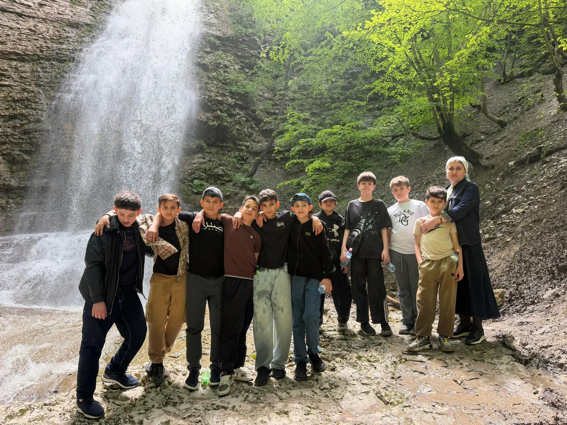 🏔️«НИХАЛОЕВСКИЕ ВОДОПАДЫ»

🍀Учащиеся нашей школы  посетили одну из жемчужин горной Чечни — Нихалое