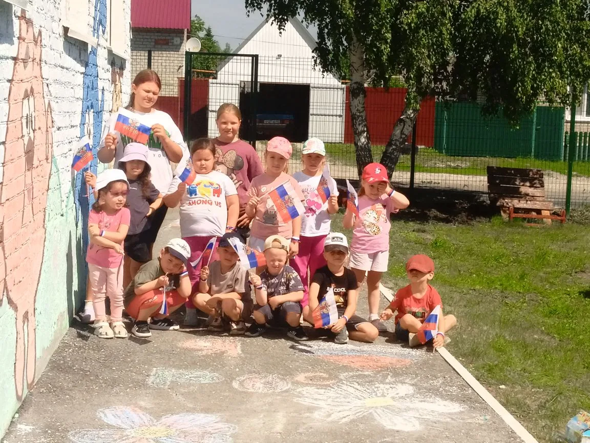 Россия- Родина моя! Под таким названием провели участники отряда милосердия"Золотые ручки "Новобурас
