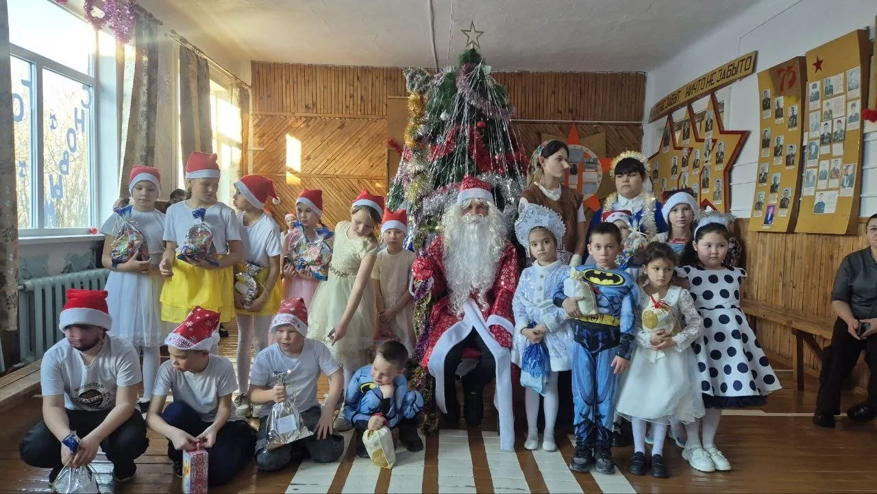 🎄❄️🎊Вот и отгремели школьные новогодние мероприятия! В канун Нового года в школу приходит добрая, 