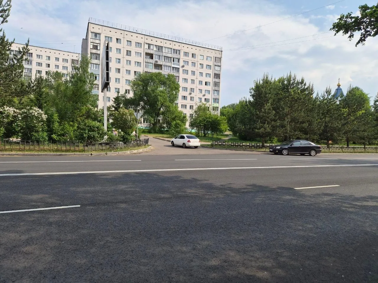Ночные маляры дорожной разметки были немного не в себе и нарисовали двойную сплошную на привычных дл