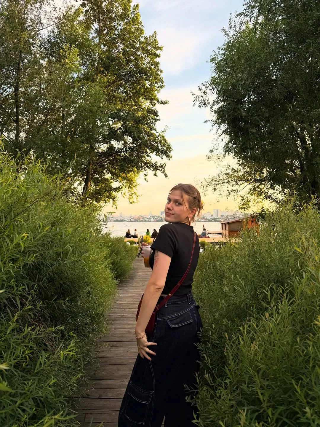 Летний вечер 💛
📍Парк «Дельфин» / набережная Авиастроителей

Фото: _eshhik_

Подписывайтесь на «Сет