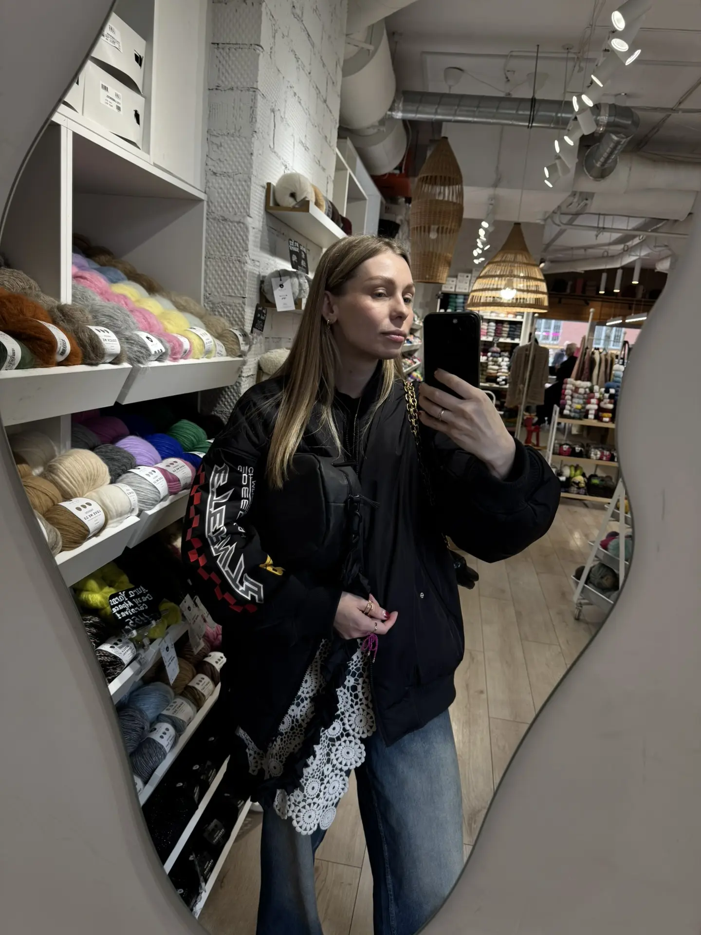 Скачу сегодня бодрым козликом по городу, заехала в Атмо попить какао, с девочками пообщаться и восхи