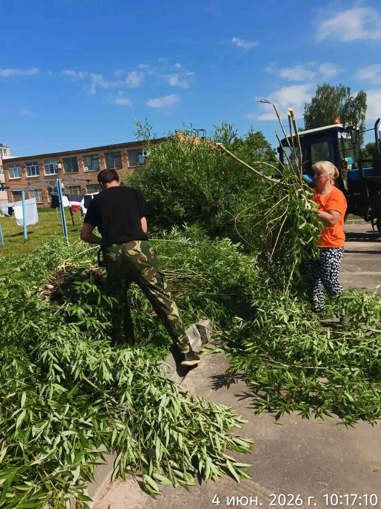 🌿 Становится ещё красивее — спасибо нашим специалистам!
Команда комбината благоустройства занимаетс